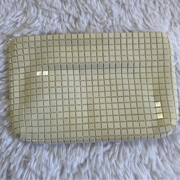 Vintage 1970s or 50s Regale Cream White Tile Clutch - Picture 5 of 5